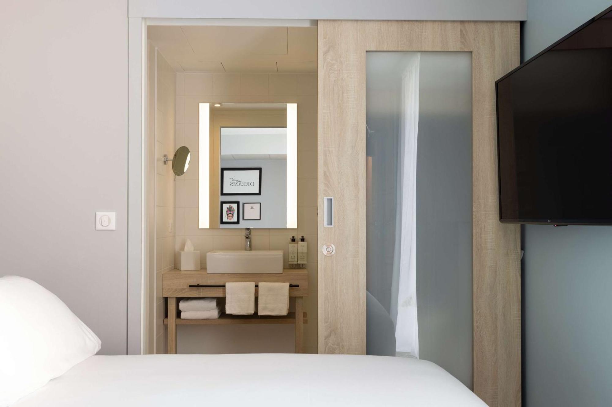Hotel Hampton By Hilton Centre, France Tours